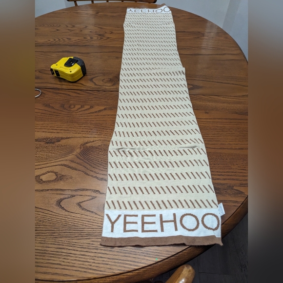 YeeHoo scarf. Knit. Polyester. Brown and tan . 44x9 inches.  Rare find. - Picture 6 of 6